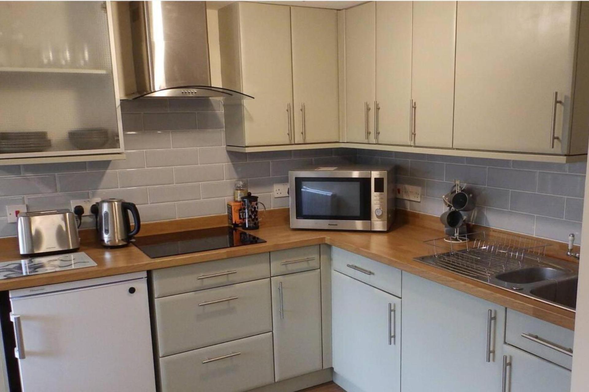 1 Bed-Pet Friendly-Parking-Patio-Close To Coasts North Hill Екстер'єр фото