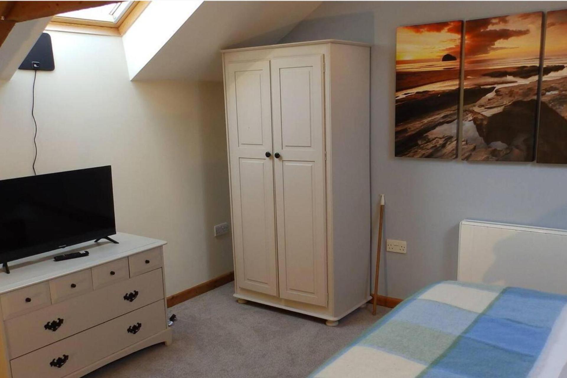1 Bed-Pet Friendly-Parking-Patio-Close To Coasts North Hill Екстер'єр фото
